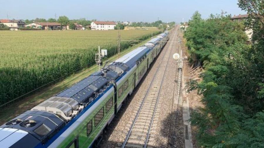 Hit by train, dies instantly on the Varese-Gallarate route