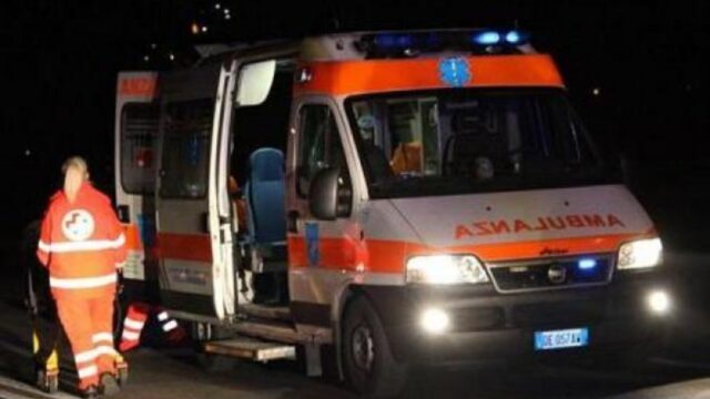 Tragedia nella notte a Molfetta, una 19enne è morta dopo una rissa tra i più giovani