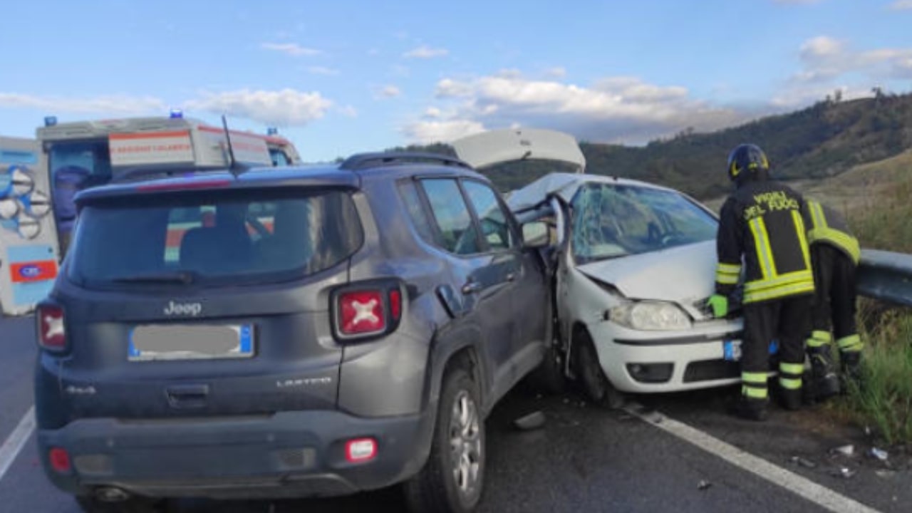 Incidente tra auto in Calabria