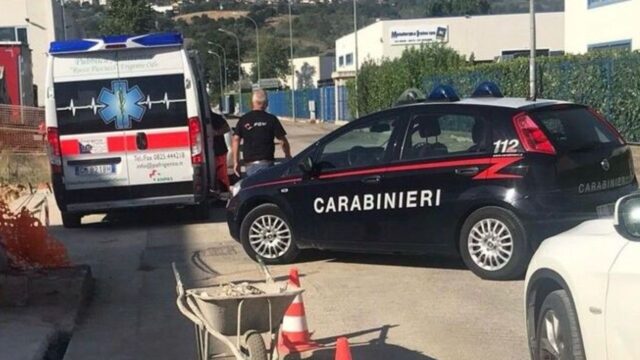 Parcheggia il trattore lungo la strada ma accade qualcosa di tragico, le sue condizioni sono gravissime: dove e cosa è successo 