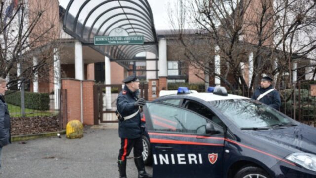 “È iniziato tutto con..” Strage familiare, il figlio di 17 anni racconta la dinamica degli omicidi