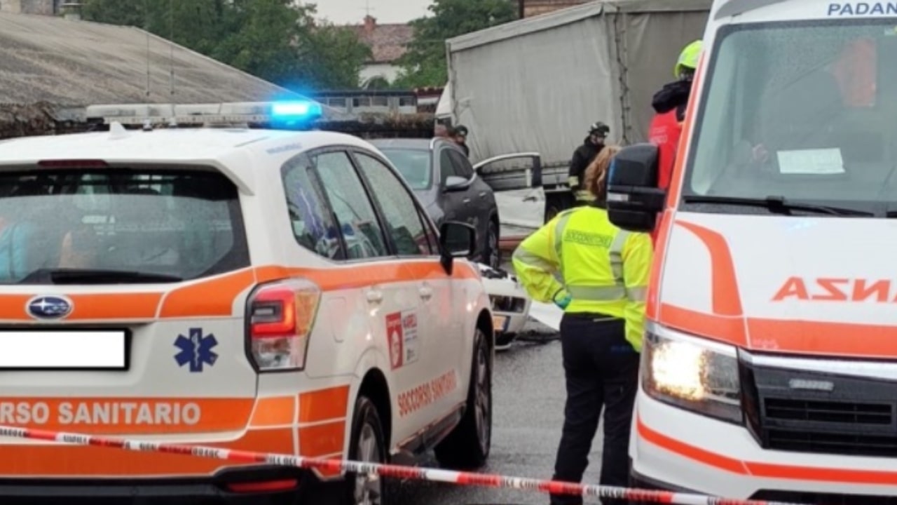 Torre Pallavicina: collision between cars