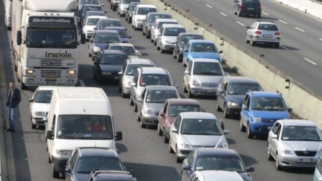 Tragedia nella notte, gravissimo incidente in autostrada, morti due ragazzi di 20 e 29 anni: dove e cosa è successo 