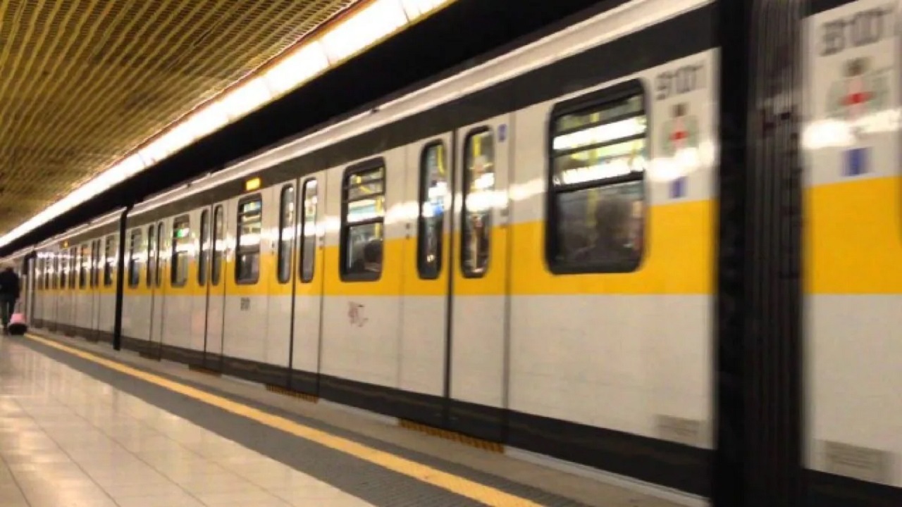 suicide in the Milan subway