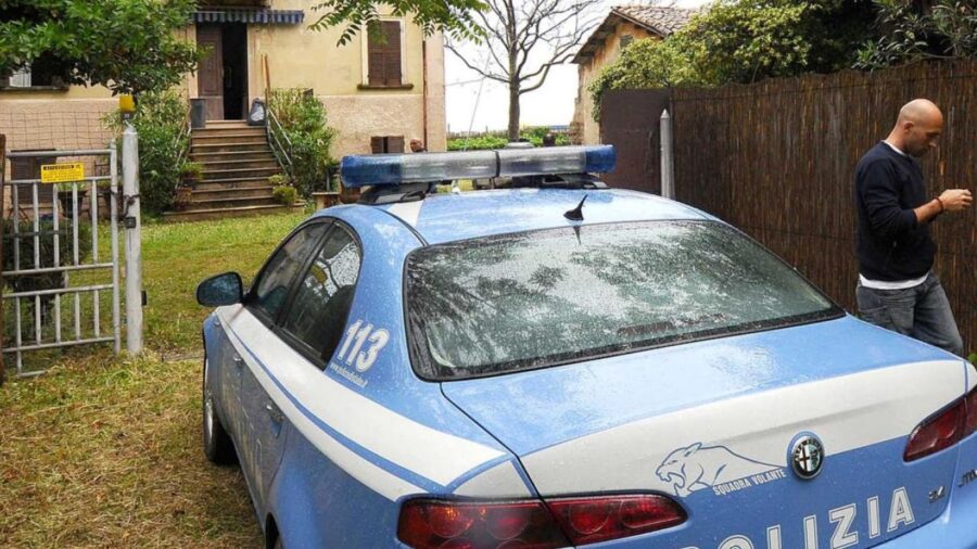 Ana Cristina Correia, the police at her home