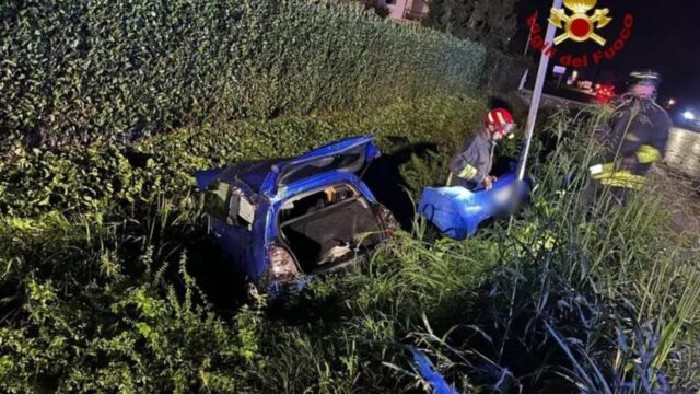 Tragico incidente nella notte a Santa Maria di Sala, un ragazzo è morto sul colpo, altre due persone sono rimaste ferite