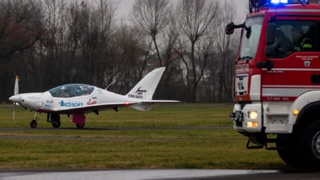 Tragico incidente, aereo precipita e prende fuoco, due persone sono morte: dove e cosa è successo 