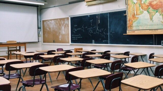 16enne perde la vita a scuola cadendo nel vuoto, lo straziante dolore della mamma: le sue parole