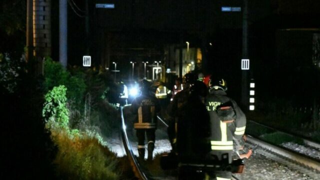 Tragedia nella notte, muore investito da un treno. Dove e cosa è successo 