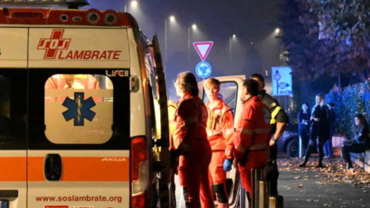 Scontro tra auto a Milano