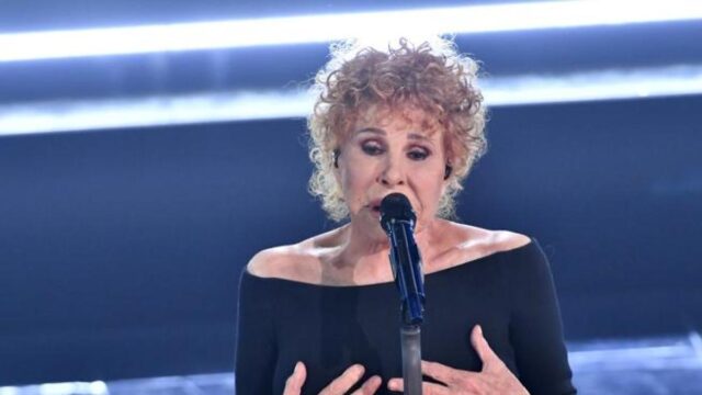 Ornella Vanoni celebra i 90 anni con un nuovo album di brani riarrangiati: ecco «Diverse»