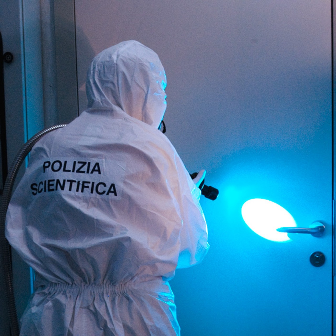 Polizia scientifica: indaga sul possibile colpevole