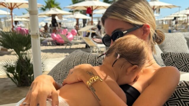 “Hanno ricoverato mia figlia, io non c’ero..”: la famosissima si dispera sui social, cos’è successo alla bambina