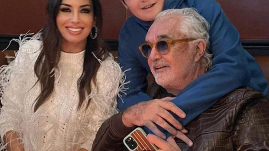 gregoraci con briatore e il figlio