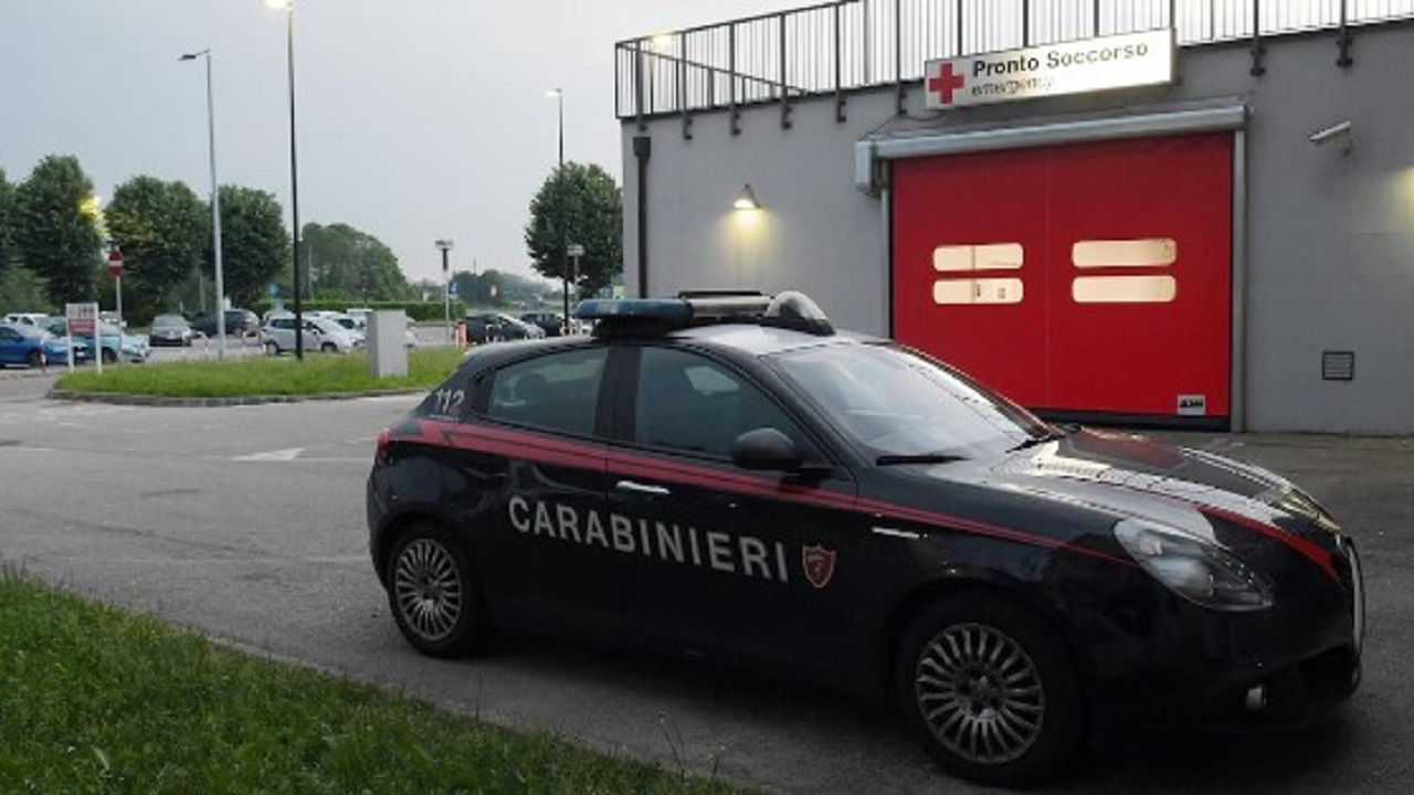 carabinieri conducono le indagini sull'omicidio di Mastrapasqua