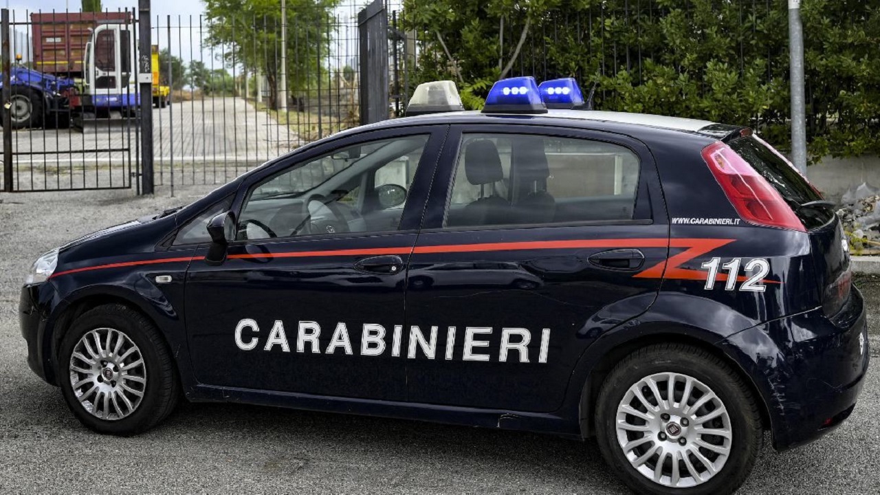 carabinieri indagano sull'omicidio di Rozzano