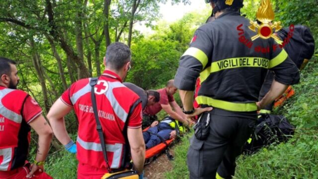 “L’hanno trovato nel bosco” purtroppo sono finite le speranze per l’uomo: tragedia mentre praticava uno dei suoi hobby