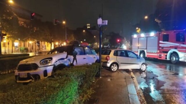 Tragico incidente nella notte, coinvolte quattro auto, il bilancio è straziante: dove e cosa è successo