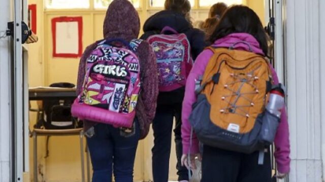 Bimbo di 10 anni morto durante la ricreazione: i compagni di classe hanno visto tutto. Cosa faranno ora gli altri bambini