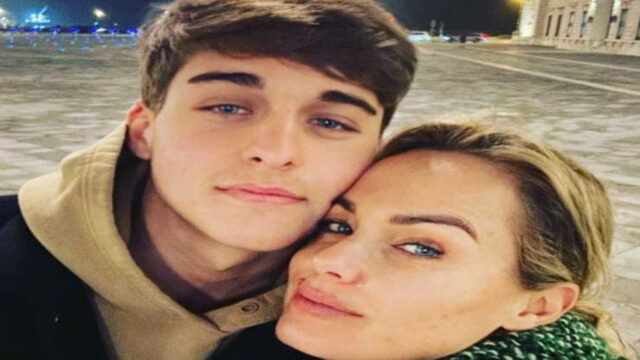 “Ora esce con lei” Nuovo amore per Davide Bonolis, il figlio di Sonia e Paolo starebbe frequentando una famosissima: la conosciamo molto bene