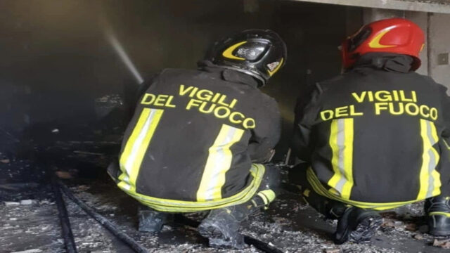 Drammatico incendio in un maneggio, la situazione è seria. Dove e cosa è successo 