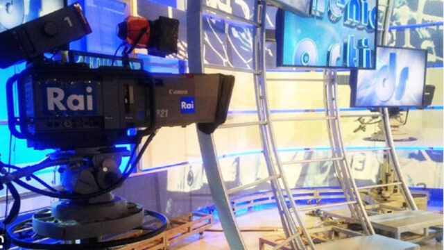 “Sono stato chiamato da Mediaset” l’amatissimo conduttore è pronto per fare le valigie, terremoto negli studi RAI dopo tanti anni