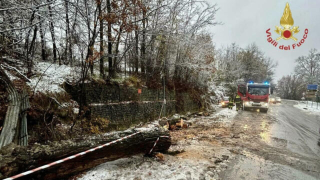 Emergenza maltempo in Italia, neve e pioggia provocano blackout e scuole chiuse. Dove e cosa è successo 