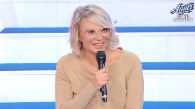 “Maria, chiamami a Uomini e Donne” Il famoso italiano lancia un appello a Maria De Filippi: il motivo riguarda Tina Cipollari 