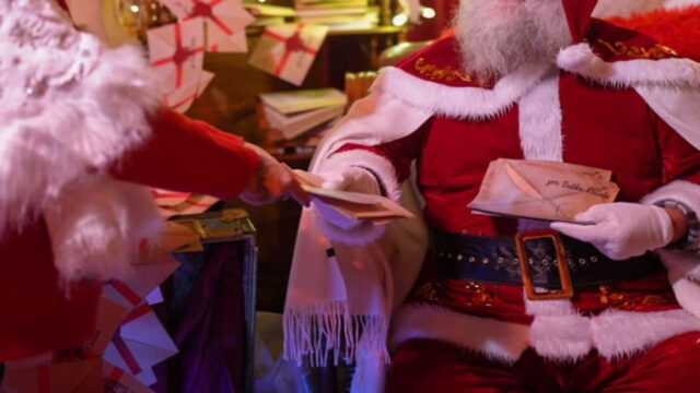 Caos al Villaggio natalizio, si avvicina a Babbo Natale poi il folle gesto. Dove e cos’è successo