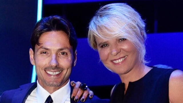 Buon compleanno a Maria De Filippi! Pier Silvio Berlusconi protagonista di un dolce gesto nello speciale giorno della conduttrice