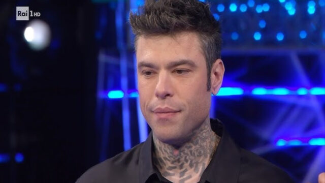 “È successo dietro le quinte” spunta un retroscena, cos’è accaduto a Fedez a Sarà Sanremo