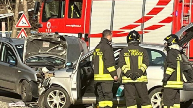 Tragico incidente tra due auto, lo scontro è stato fatale, grave il bilancio. Dove e cosa è successo 