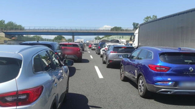 Disagio in autostrada, otto chilometri di cosa e traffico in tilt: cosa è successo