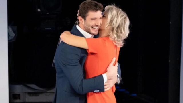 “Se ne sono accorti tutti” C’è Posta per Te, cosa ha sussurrato Maria all’orecchio di Stefano De Martino