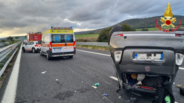 Grave incidente in autostrada tra due auto, la situazione è seria: dove e cosa è successo