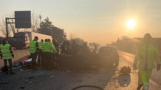 Grave incidente in autostrada tra più veicoli, la situazione è seria, traffico bloccato per chilometri: dove e cosa è successo 