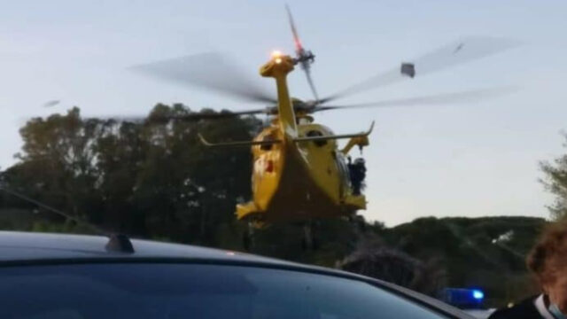 Ragazzo di 20 anni cade dal balcone della sua abitazione, è grave: dove e cosa è successo