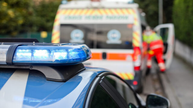 Grave incidente stradale per due giovanissimi, un 15enne è grave: dove e cosa è successo 