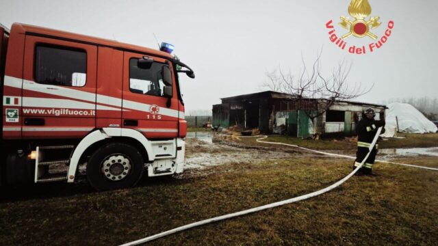 Devastante incendio in una stalla, tragico il bilancio: dove e cosa è successo 