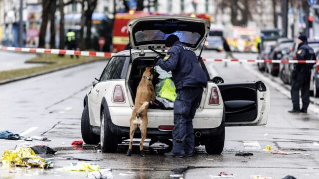 Auto impazzita investe la folla: ci sono feriti, anche bambini. Dove e cos’è successo