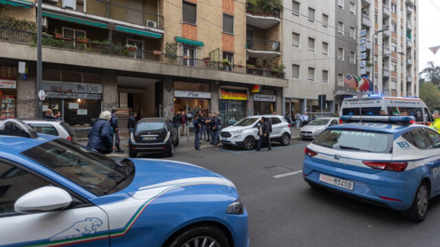 Tragedia durante le pulizie: la donna è stata ritrovata dai vicini di casa