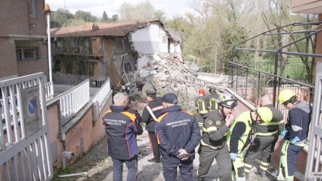 Esplosione a Roma, crolla palazzina a Monteverde: estratto un uomo dalle macerie