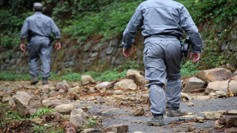 Tragedia per un 23enne, muore travolto da un masso caduto da una montagna: dove e cosa è successo 